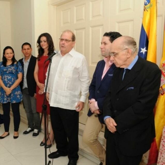 María Guerrero participa en un acto, junto a José Antonio Abreu y Gustavo Dudamel