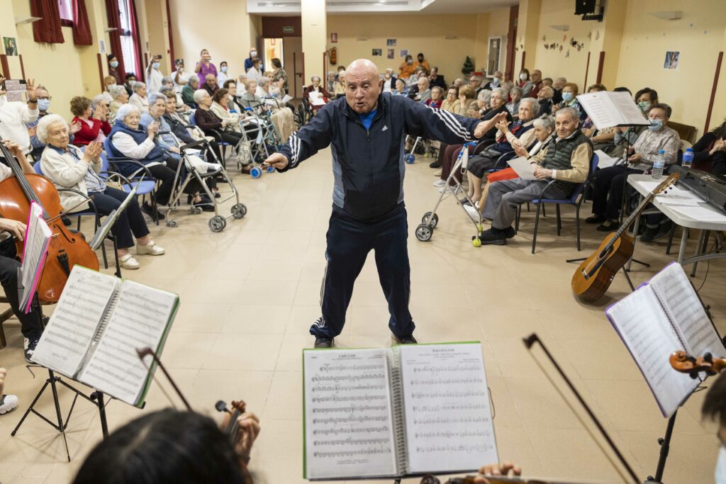 Coro de Acción por la Música en residencia de mayores de Madrid