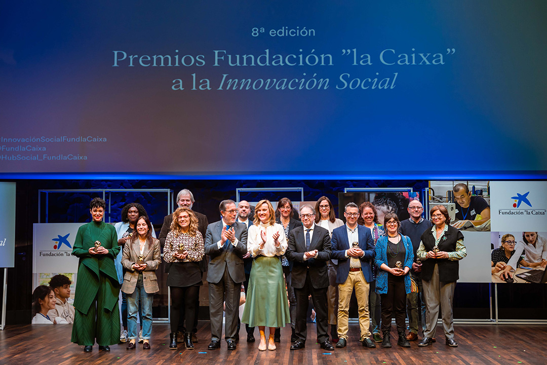Foto de familia octaba edición premios a la Innovación Social de fundación la Caixa